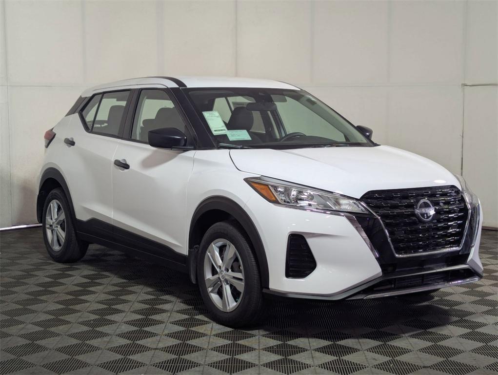 new 2025 Nissan Kicks Play car, priced at $23,850