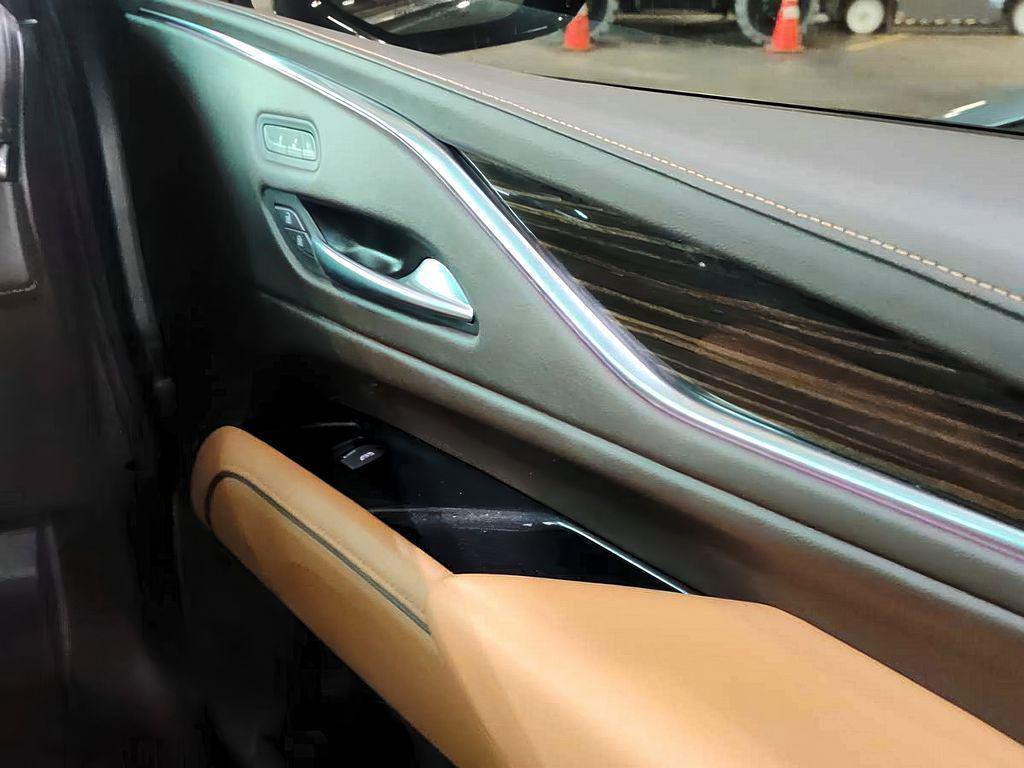 used 2023 Cadillac Escalade ESV car, priced at $79,999