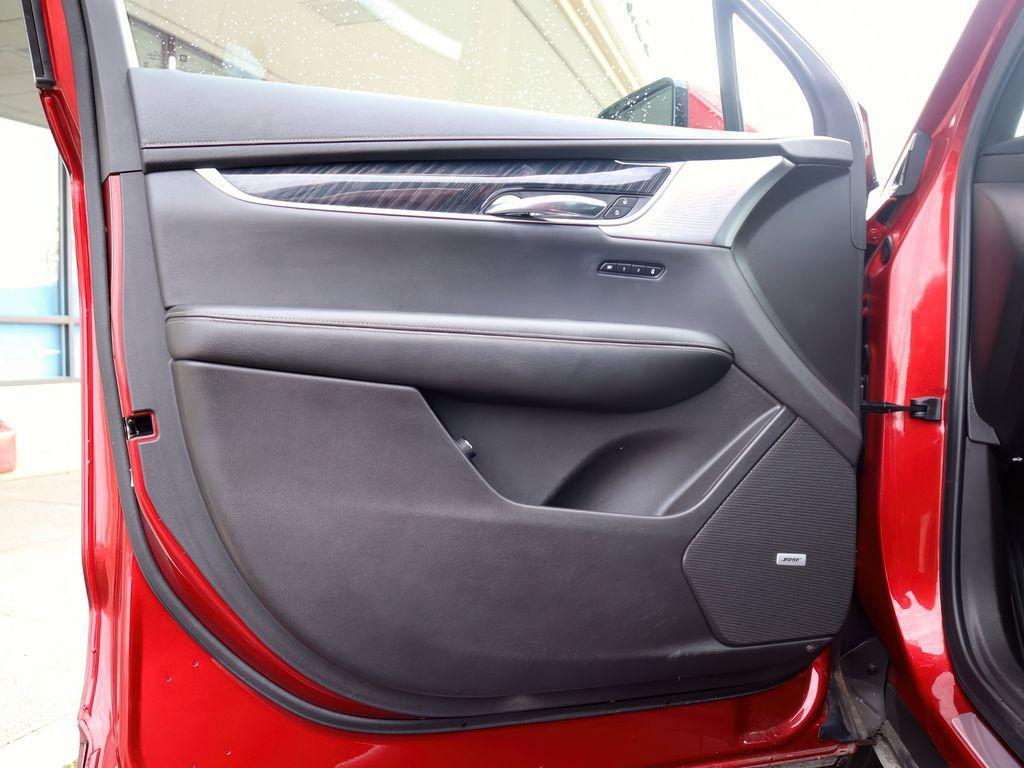 used 2021 Cadillac XT6 car, priced at $30,299