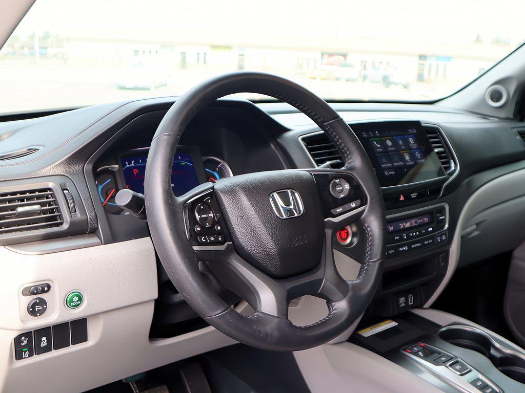 used 2021 Honda Pilot car, priced at $30,999