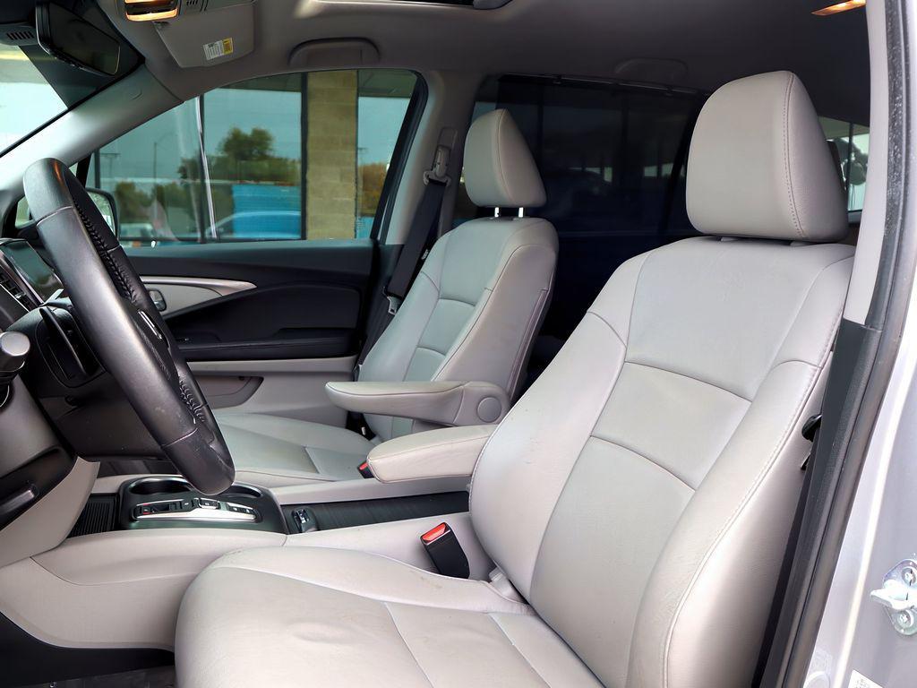 used 2021 Honda Pilot car, priced at $30,999