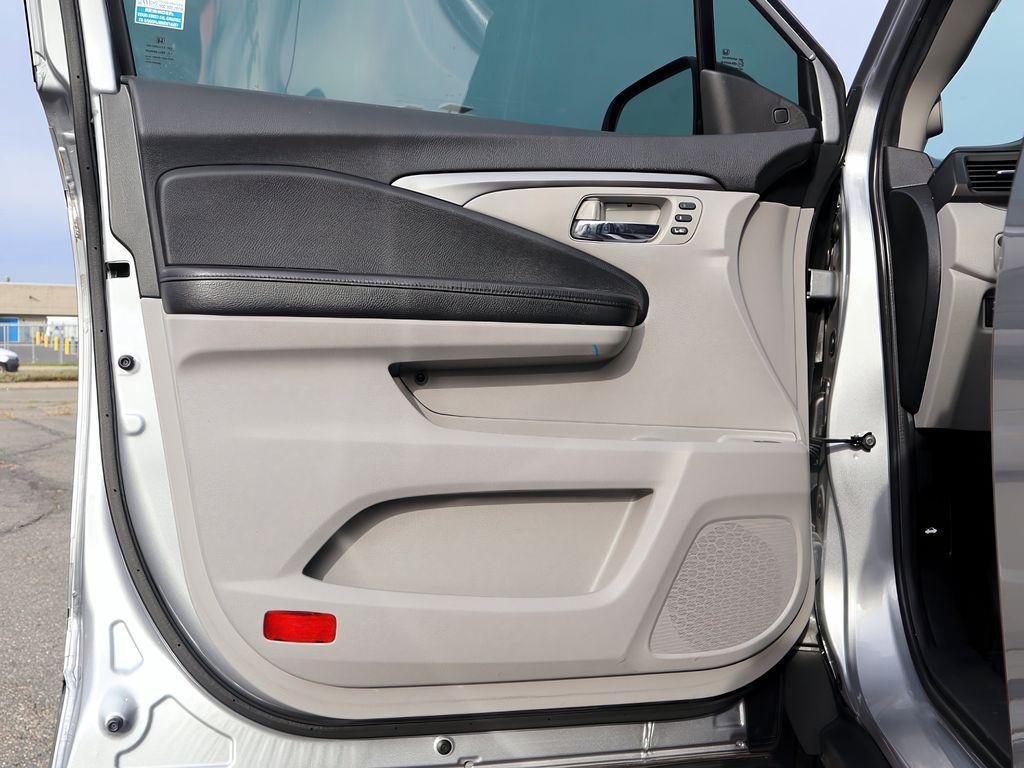 used 2021 Honda Pilot car, priced at $30,999