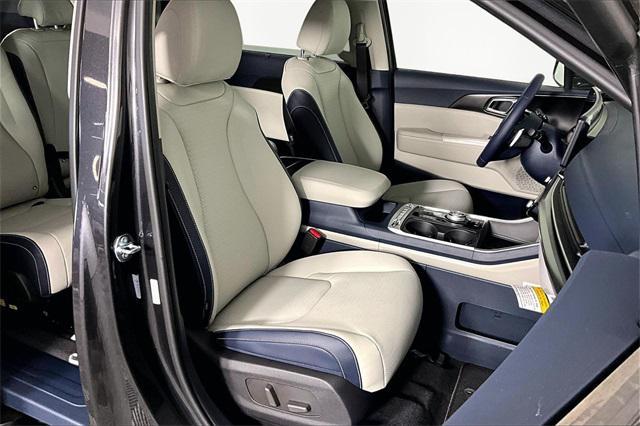 new 2026 Kia Carnival Hybrid car, priced at $52,505