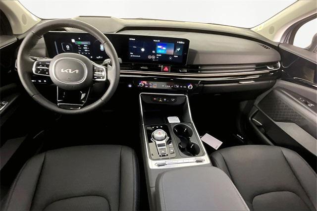 new 2026 Kia Carnival Hybrid car, priced at $55,050