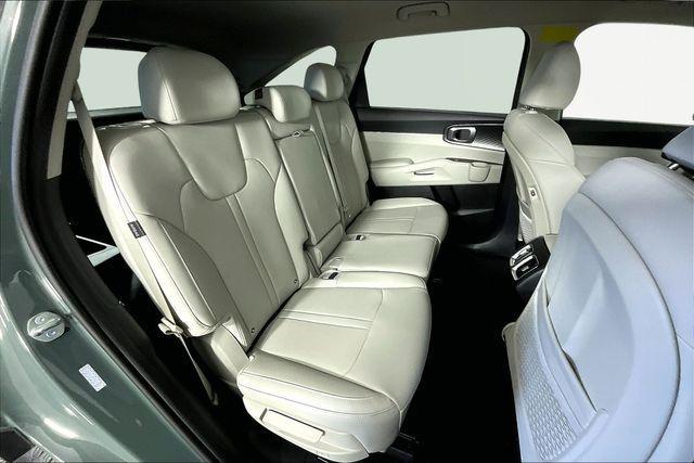 new 2026 Kia Sorento Hybrid car, priced at $37,600