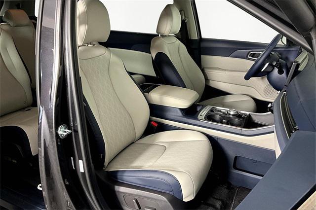 new 2026 Kia Carnival Hybrid car, priced at $41,954