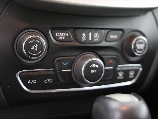 used 2015 Jeep Cherokee car, priced at $11,795