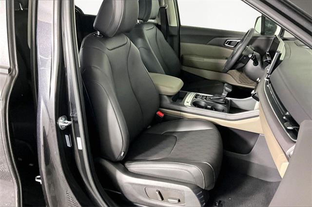 new 2026 Kia Carnival car, priced at $41,685