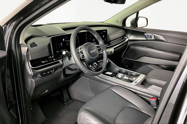 new 2026 Kia Carnival Hybrid car, priced at $52,273