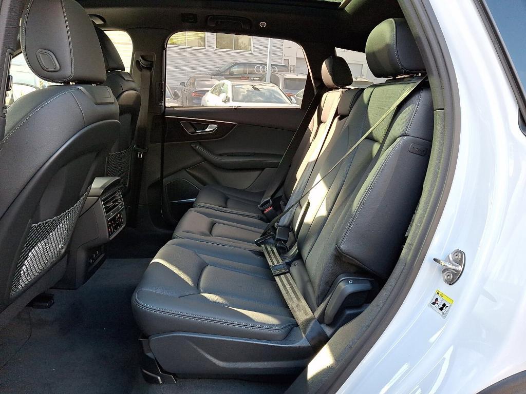 new 2026 Audi Q7 car, priced at $78,295