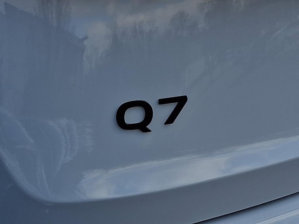 new 2026 Audi Q7 car, priced at $78,295