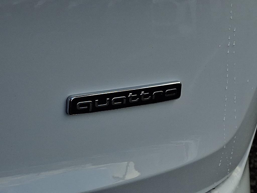 new 2026 Audi Q7 car, priced at $78,295