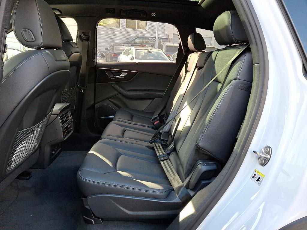new 2026 Audi Q7 car, priced at $78,295