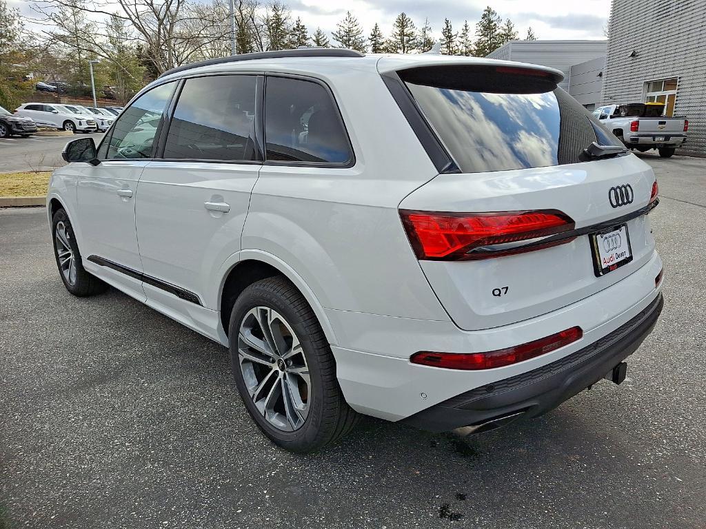 new 2026 Audi Q7 car, priced at $68,445