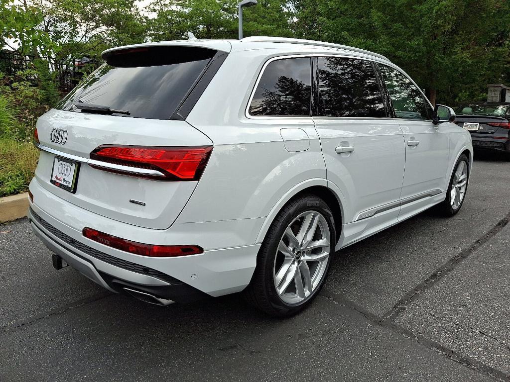 new 2025 Audi Q7 car, priced at $76,350