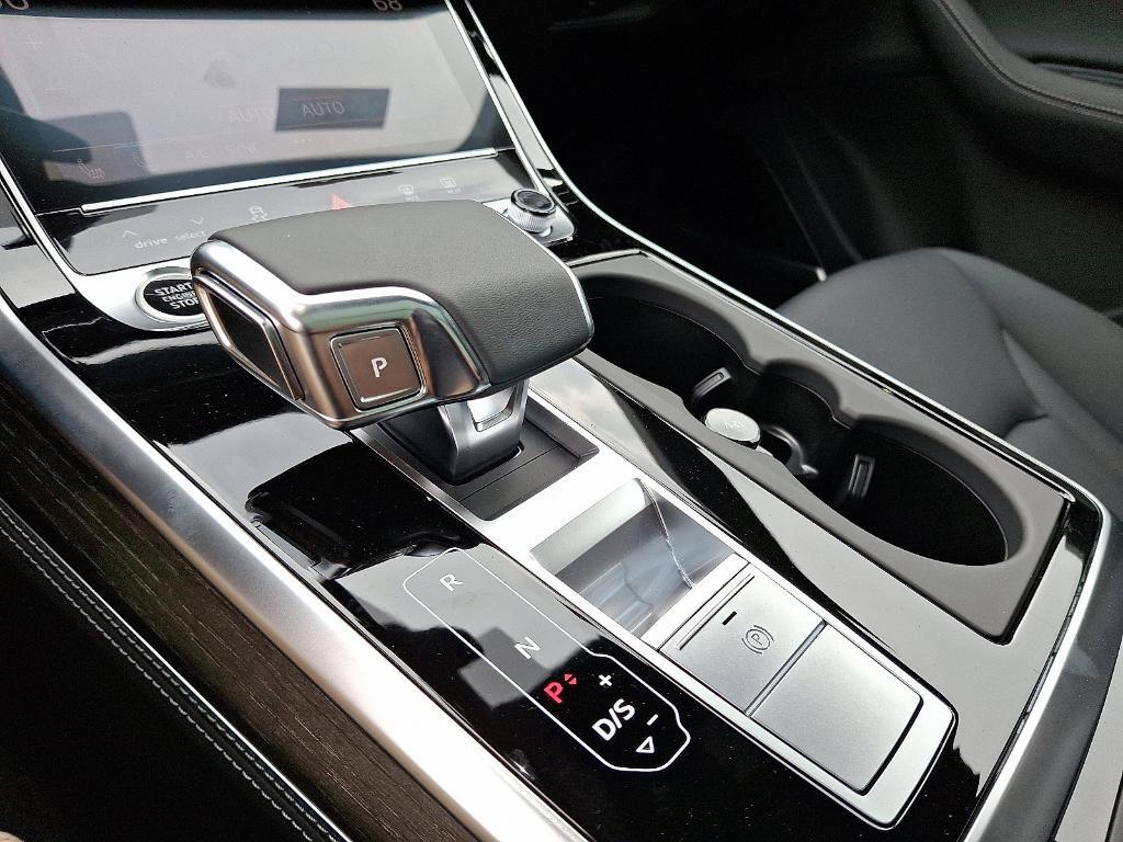 new 2025 Audi Q7 car, priced at $76,350