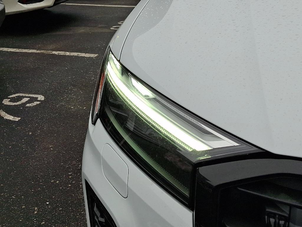 new 2026 Audi Q7 car, priced at $78,295