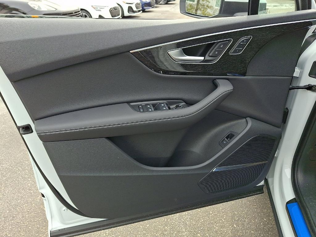 new 2026 Audi Q7 car, priced at $78,295