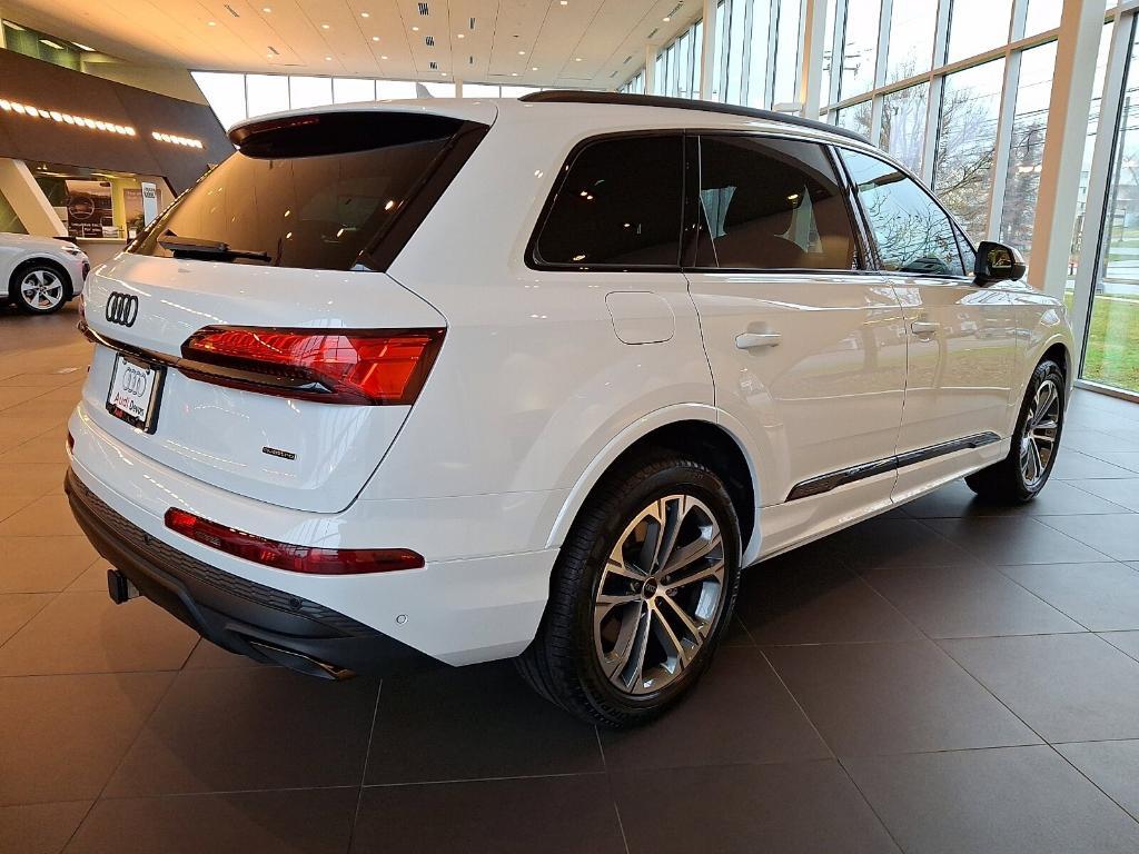 new 2026 Audi Q7 car, priced at $68,445
