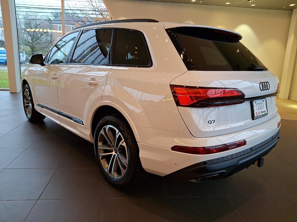 new 2026 Audi Q7 car, priced at $68,445