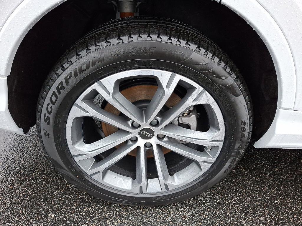 new 2026 Audi Q7 car, priced at $68,445