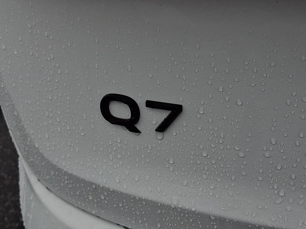 new 2026 Audi Q7 car, priced at $68,445