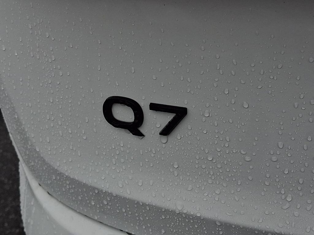 new 2026 Audi Q7 car, priced at $68,445