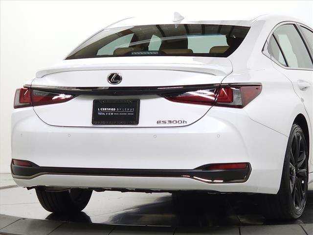 used 2025 Lexus ES 300h car, priced at $43,477