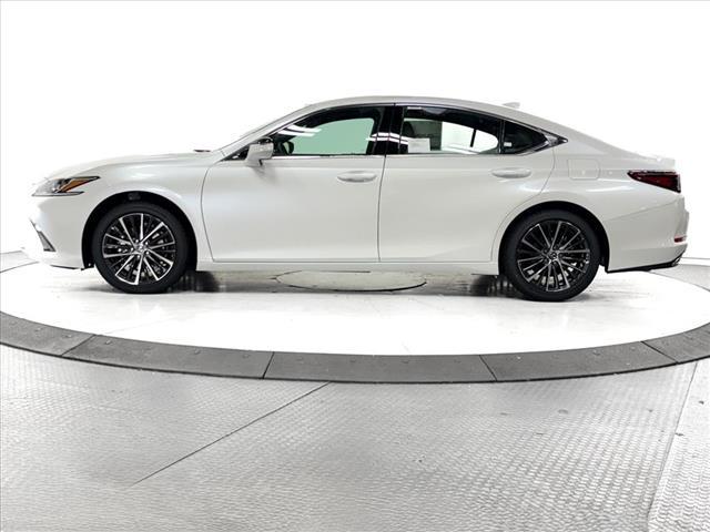 new 2025 Lexus ES 350 car, priced at $47,925