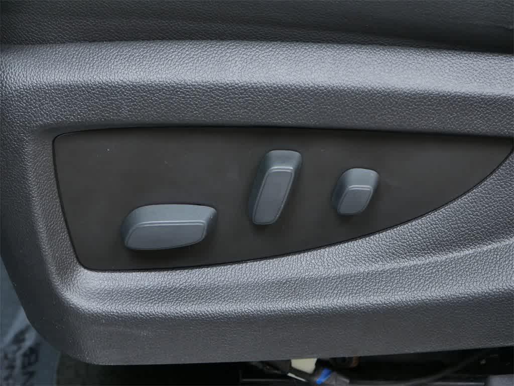 used 2018 GMC Yukon XL car, priced at $19,390