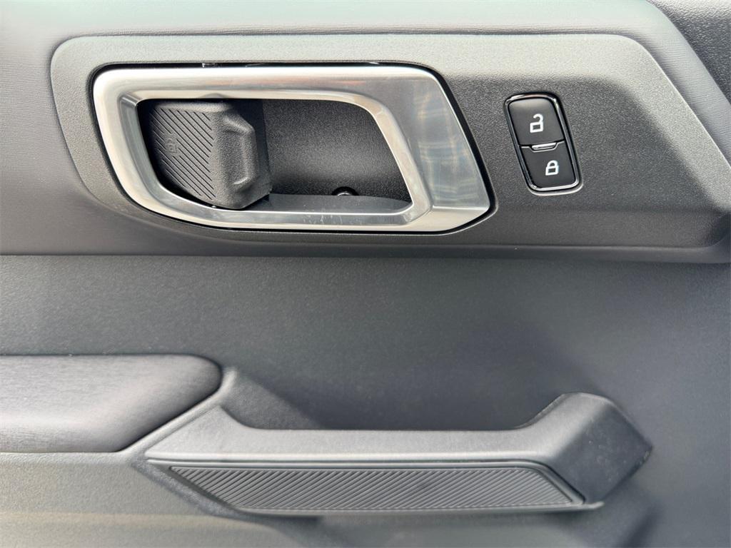 new 2025 Ford Bronco car, priced at $49,530