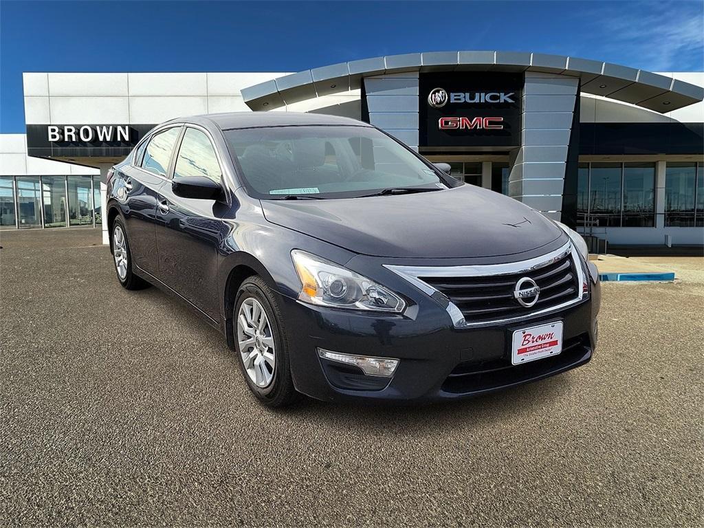 used 2014 Nissan Altima car, priced at $9,800