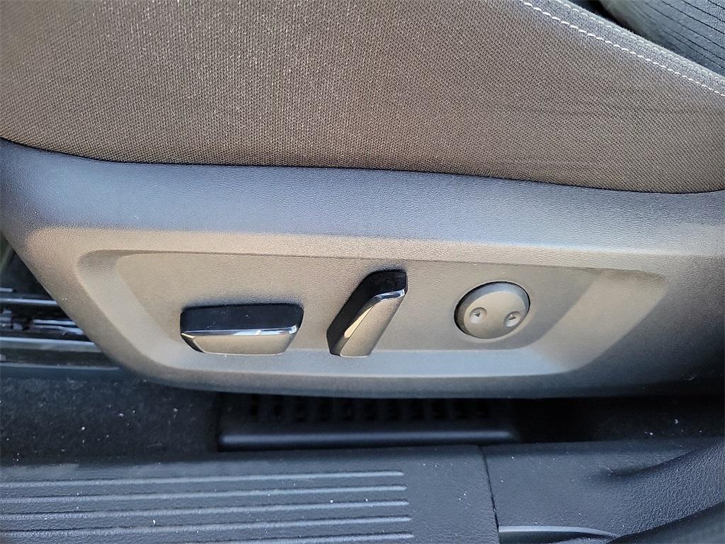 used 2023 Nissan Rogue car, priced at $21,107