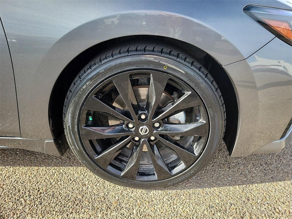 used 2021 Nissan Maxima car, priced at $19,566