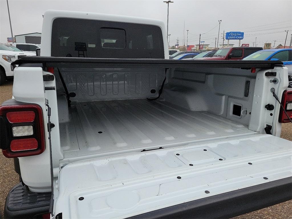 used 2021 Jeep Gladiator car, priced at $38,387