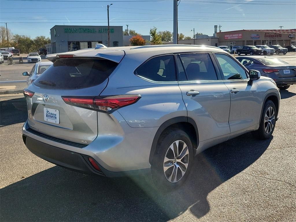 used 2022 Toyota Highlander car, priced at $28,330