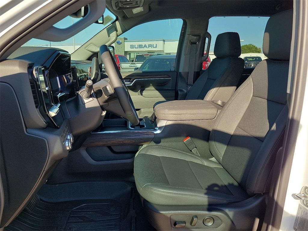 new 2025 GMC Sierra 2500 car, priced at $75,500