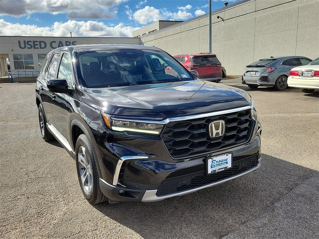 used 2025 Honda Pilot car, priced at $40,979