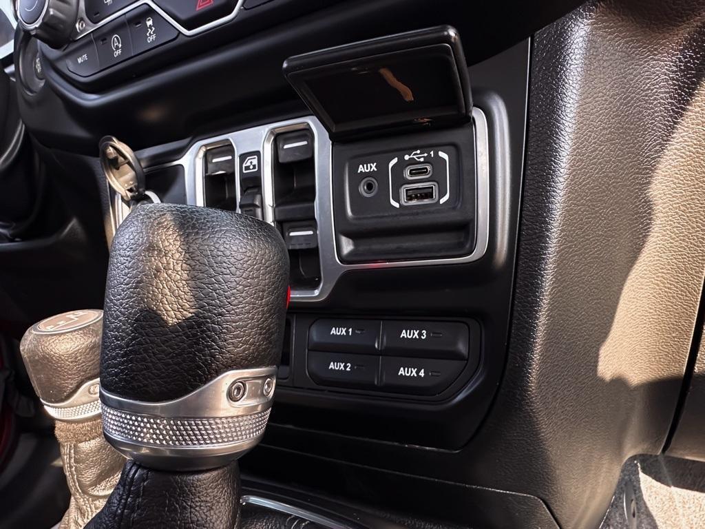 used 2022 Jeep Gladiator car, priced at $25,164