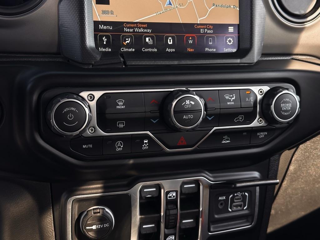 used 2022 Jeep Gladiator car, priced at $25,164