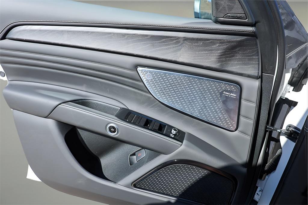 new 2025 Maserati Grecale car, priced at $76,312