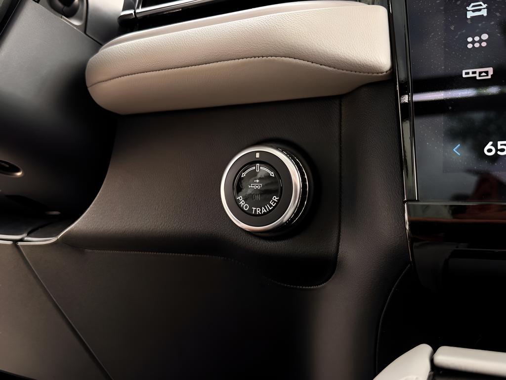 used 2025 Lincoln Navigator L car, priced at $89,681