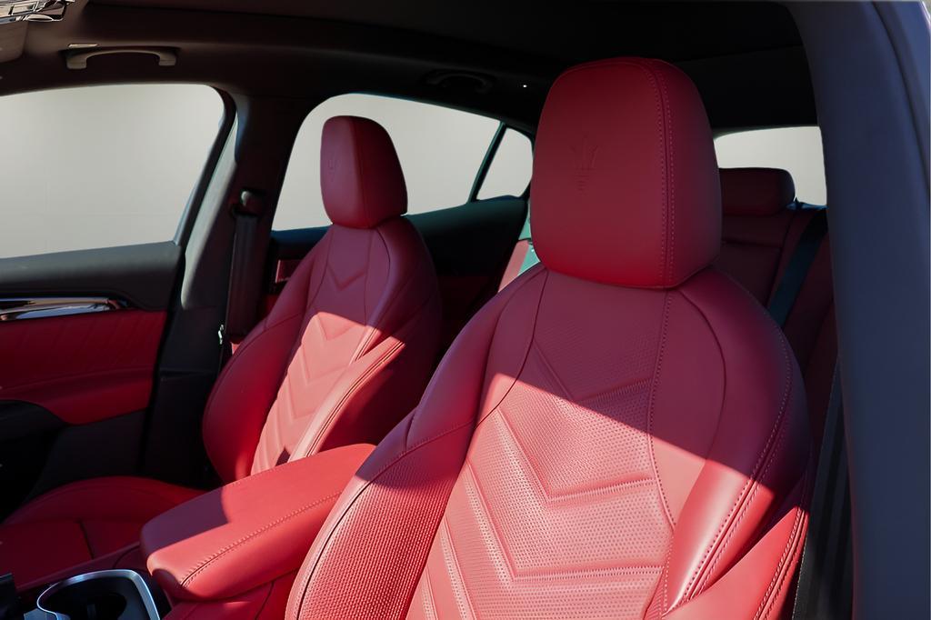 new 2025 Maserati Grecale Folgore car, priced at $88,832