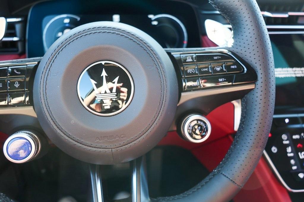 new 2025 Maserati Grecale Folgore car, priced at $88,832