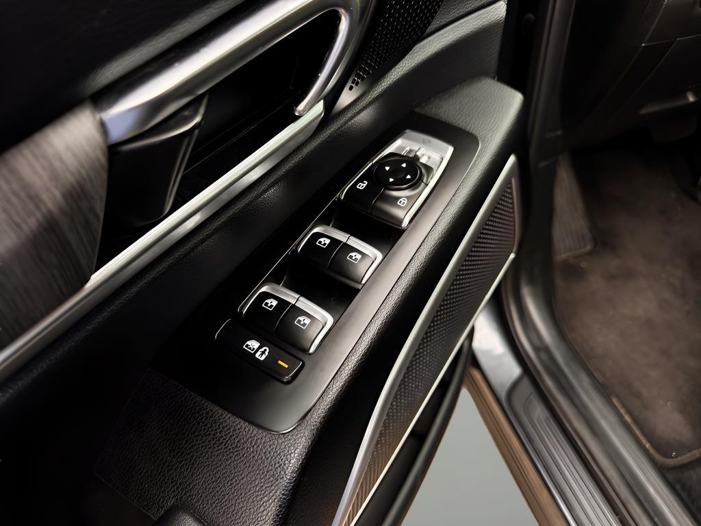 used 2024 Kia Telluride car, priced at $32,161