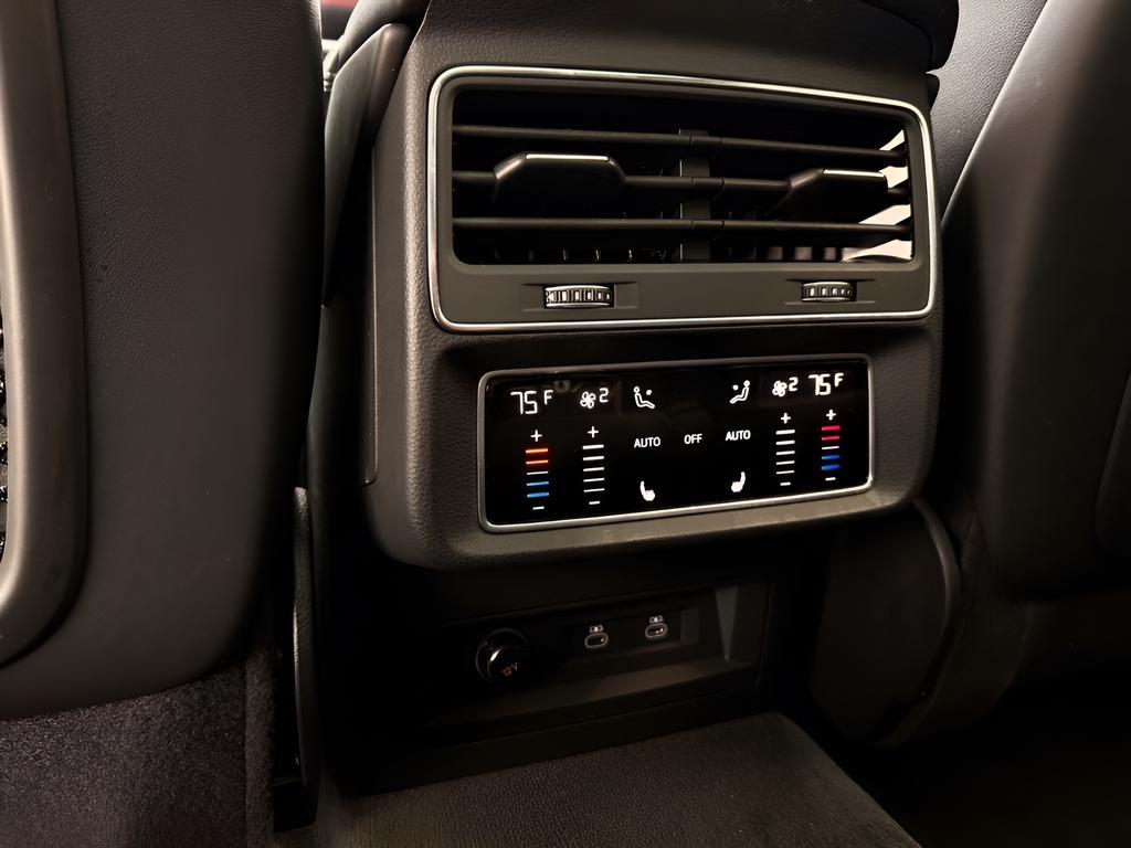 used 2025 Audi Q7 car, priced at $47,428