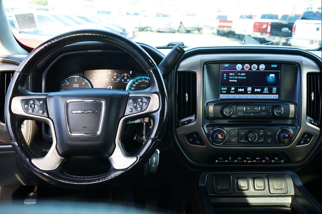 used 2018 GMC Sierra 1500 car, priced at $28,788