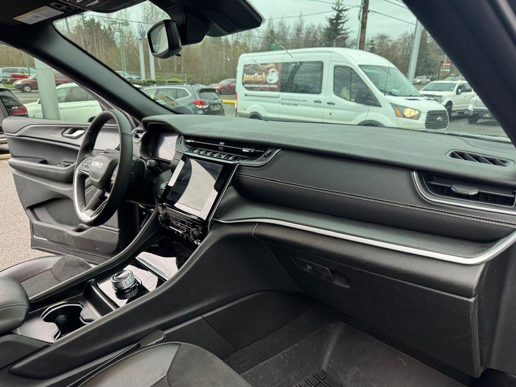 used 2024 Jeep Grand Cherokee car, priced at $34,995