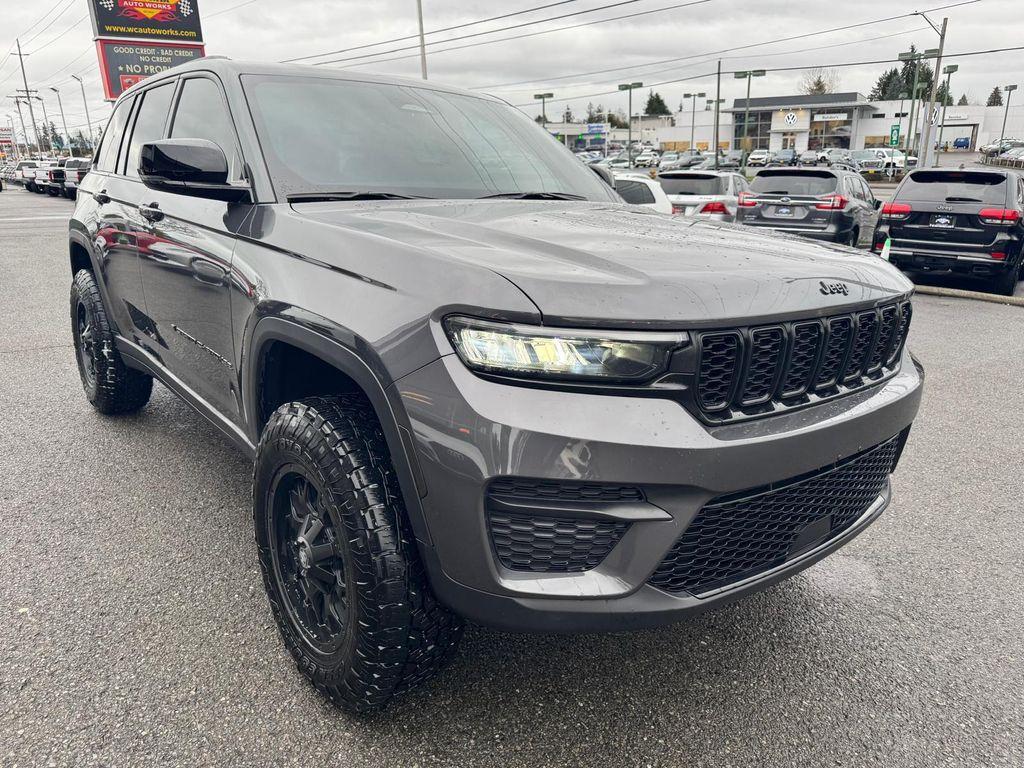 used 2024 Jeep Grand Cherokee car, priced at $34,995