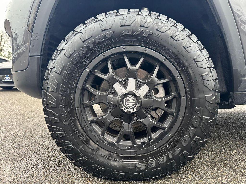 used 2024 Jeep Grand Cherokee car, priced at $34,995